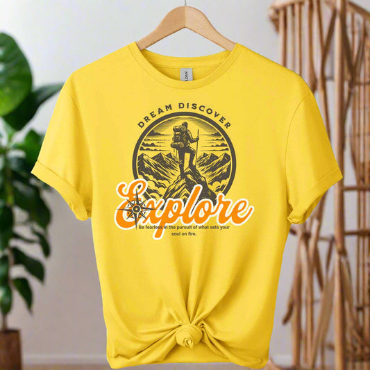 T-shirt with front Graphic mountain and typography explore Vintage retro Design Graphics color daisy